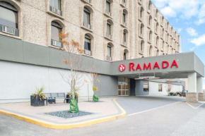 Отель Ramada by Wyndham Saskatoon  Саскатун